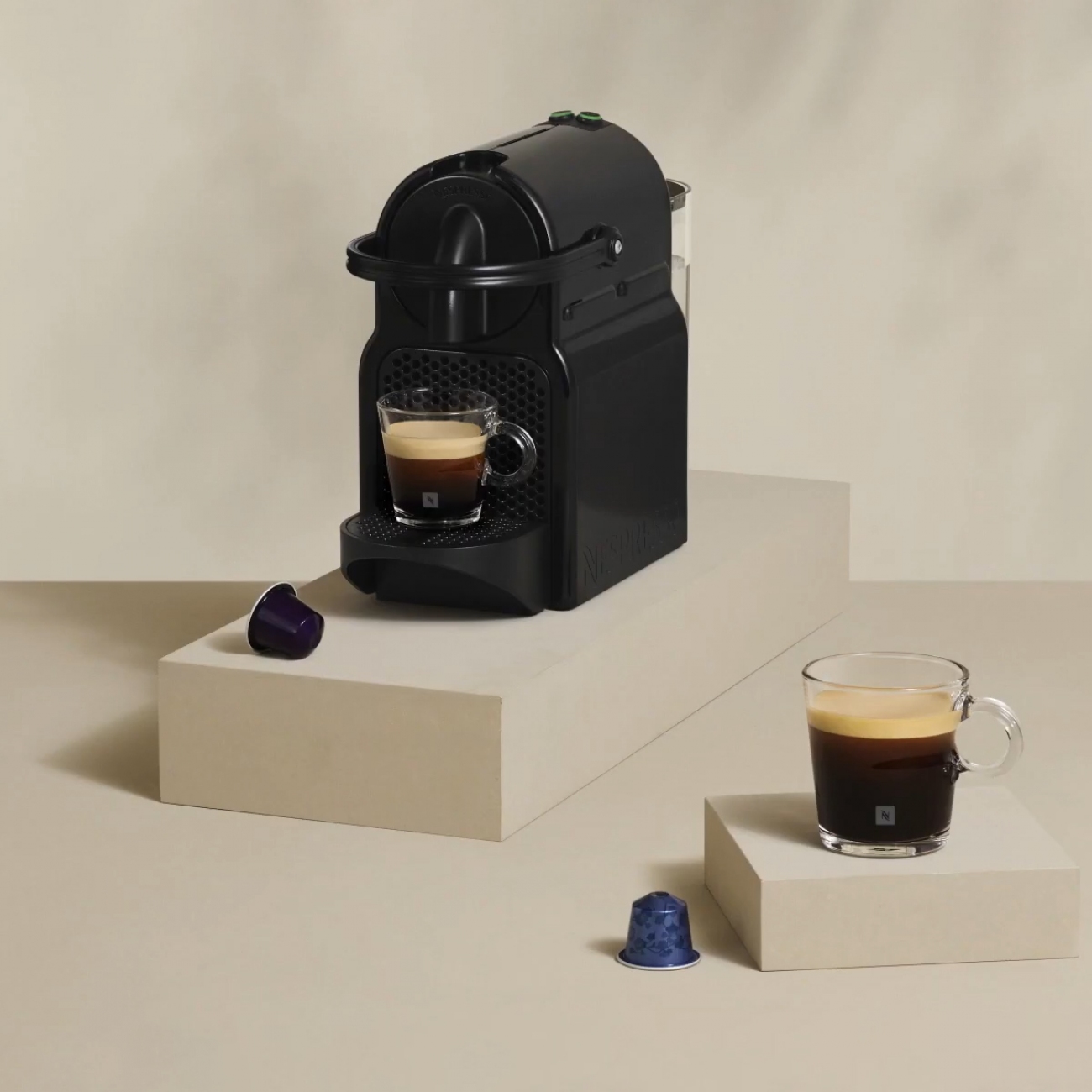 Imagen Cafetera A Cápsula Nespresso Inissia Black + Aeroccino 3